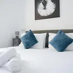 Valletta Waterfront 2br Flat By Arco Collection Apartament